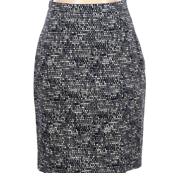 Weekend Max Mara Mosaic Navy/White pencil skirt size 4 - Picture 2 of 13